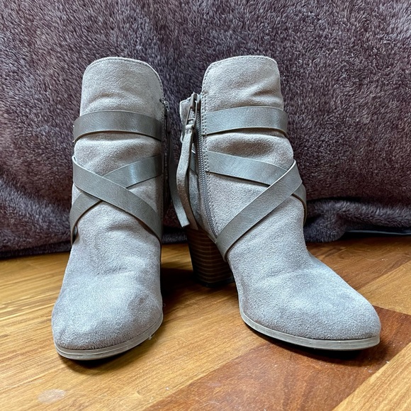 Light gray suede SM New York 3inch heeled boots. - Picture 2 of 4